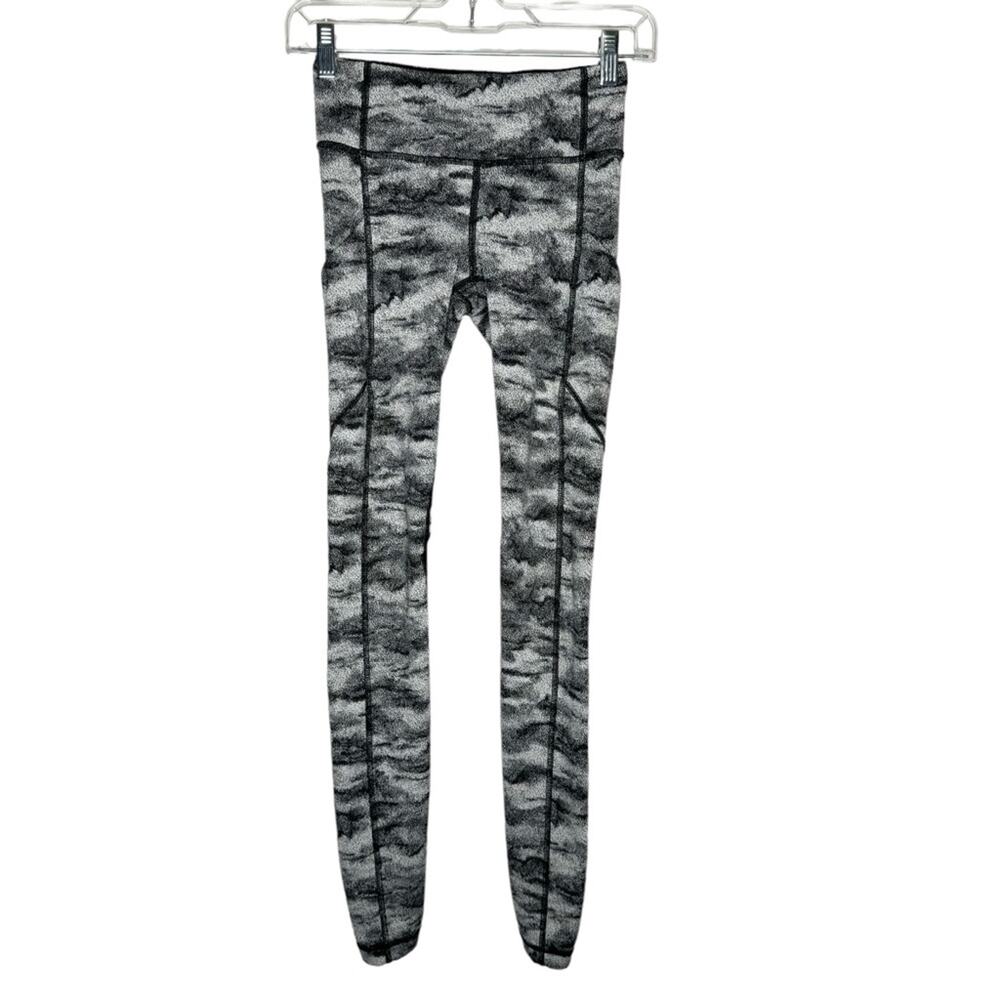 LULULEMON / back white Hazy Days Speed Tight V power luxtreme leggings / 2
